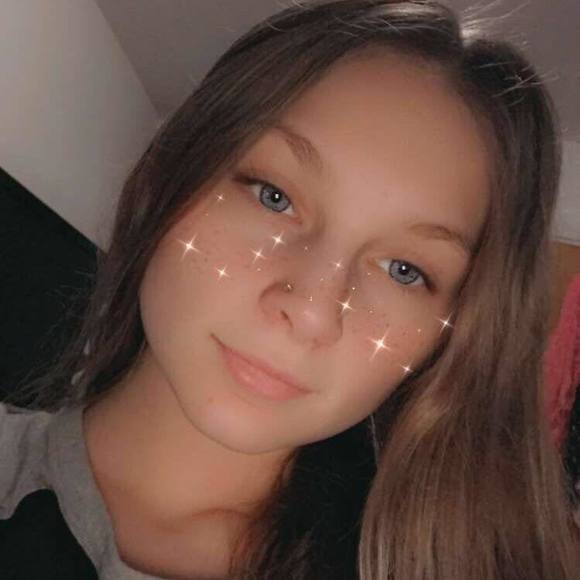 Meet your Posher, Cassandra - Picture 1 of 1